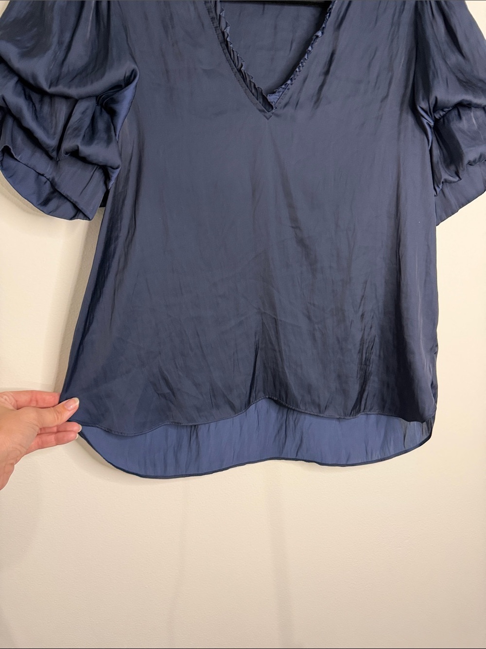 ZADIG & VOLTAIRE Taste Satin Navy Ruffle Puff Short Sleeve V Neck Blouse XS - Picture 8 of 10